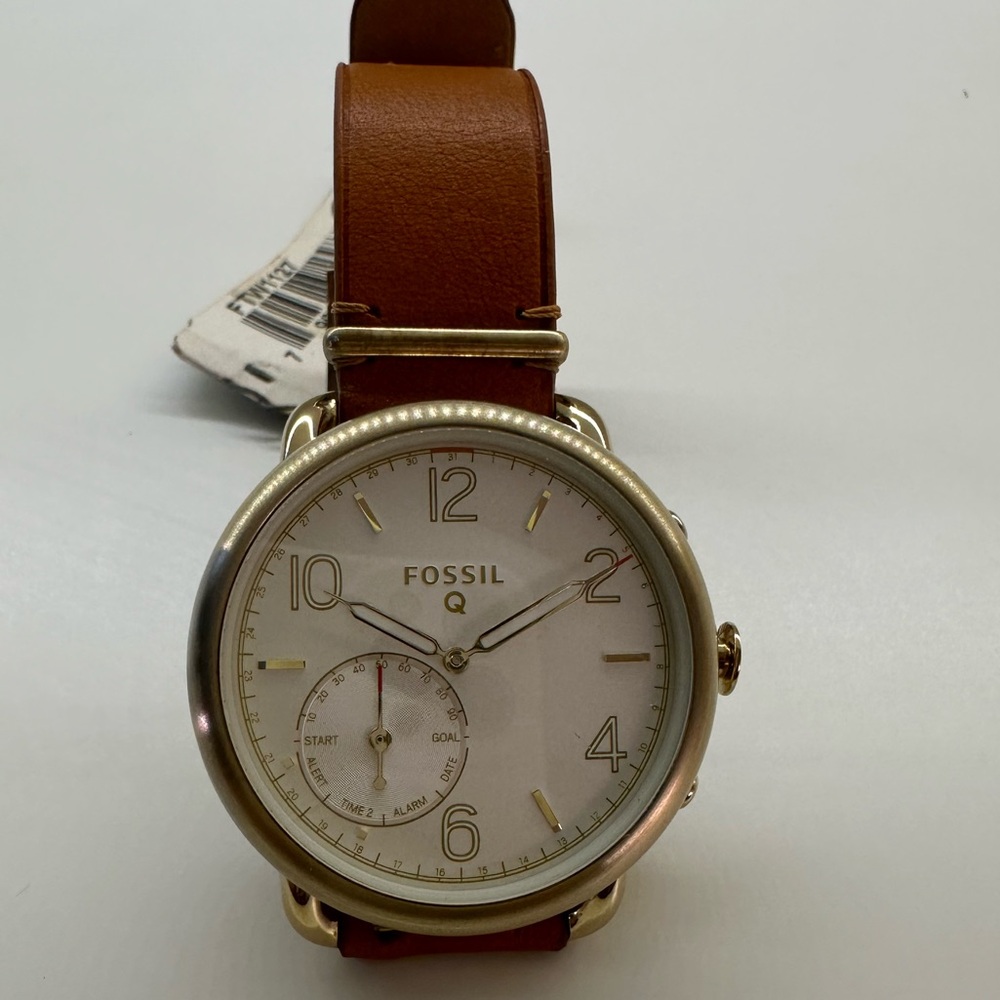 Women’s Fossil Watch leather band gold details